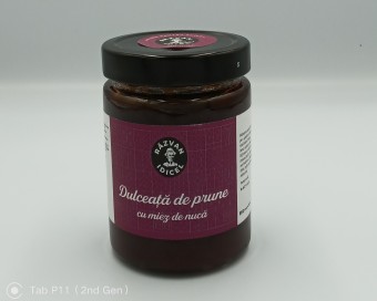 Dulceata de prune cu miez de nuca